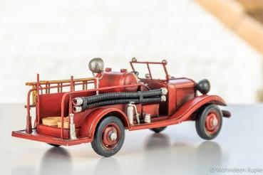 Handgefertigtes Modellfahrzeug Feuerwehrauto (26cm)