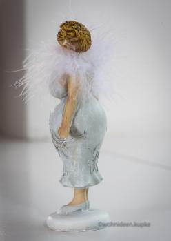 Rosen Dame in hellgrauem Kleid (15 cm)