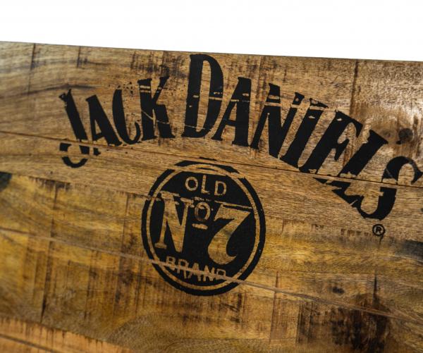 Jack Daniel's Logo auf der Rückenlehne