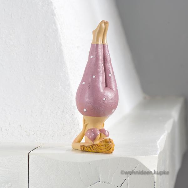Yoga-Dame Line in violettem Outfit Schulterstand (18 cm)